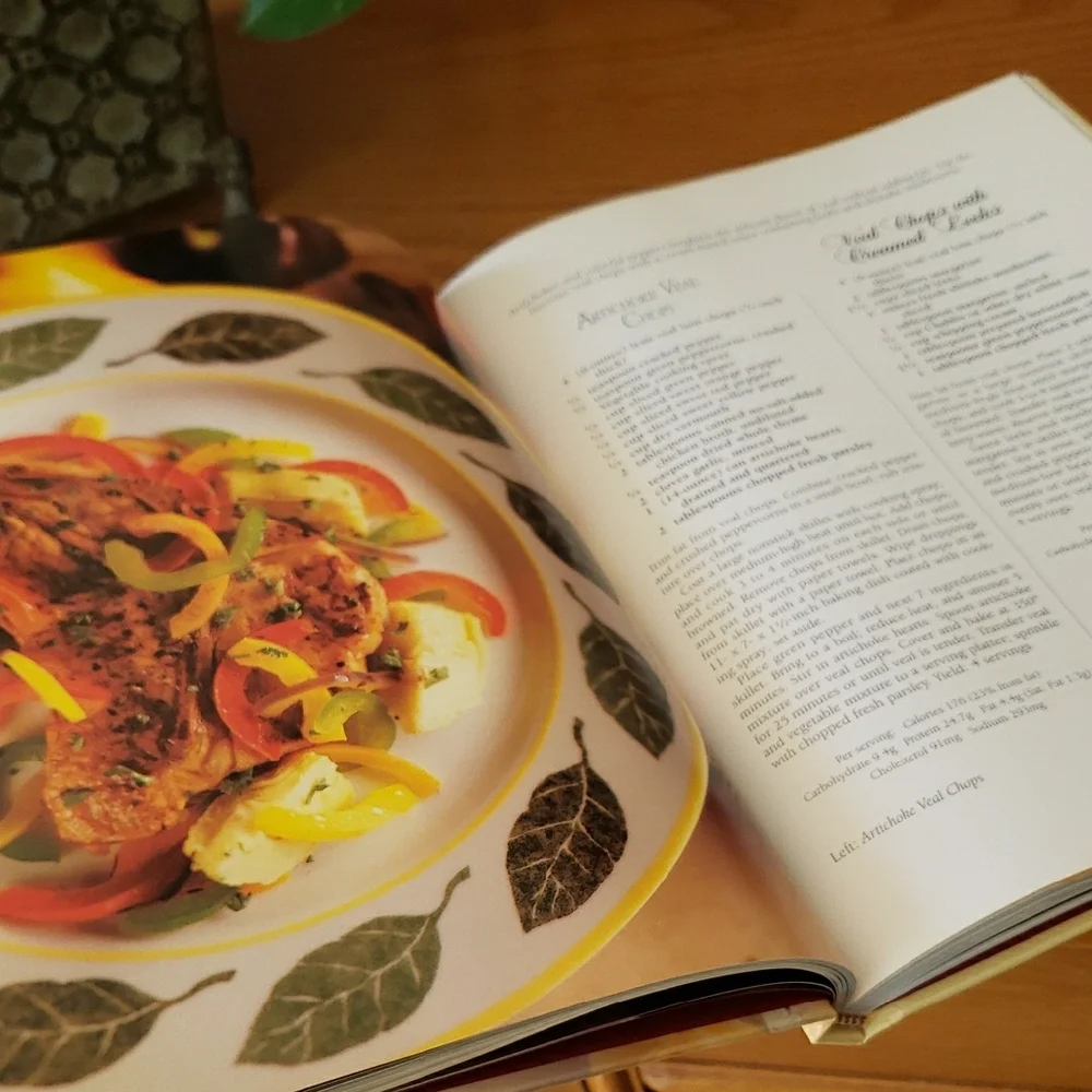 Vtg 1994- Light & Luscious Cookbook By Oxmoor House, Inc - 240 Pages
